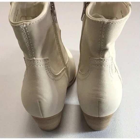 Dolce Vita Western Boots Shoe Women 7.5 Off White Leather Pull On Ankle Boot 🤍 - Picture 4 of 5